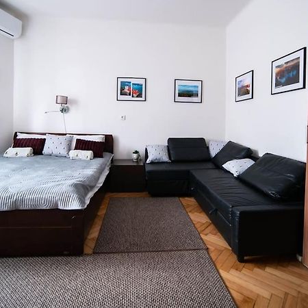 Bumblebee Apartment With Ac Boedapest Buitenkant foto