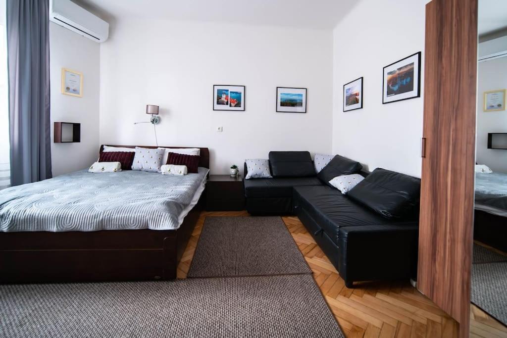 Bumblebee Apartment With Ac Boedapest Buitenkant foto